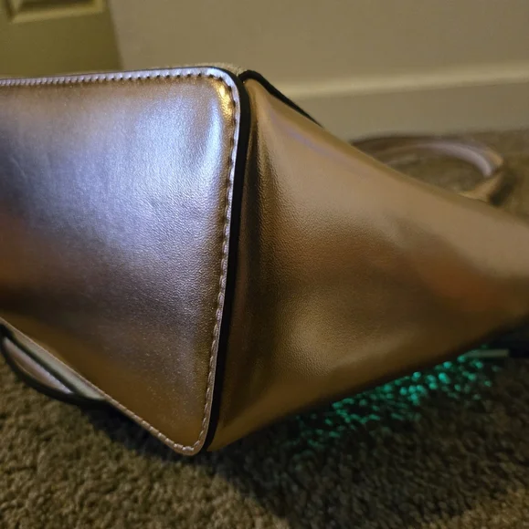 NWT Michael Kors Charlotte Signature Logo Metallic Tote Bag - Picture 8 of 10